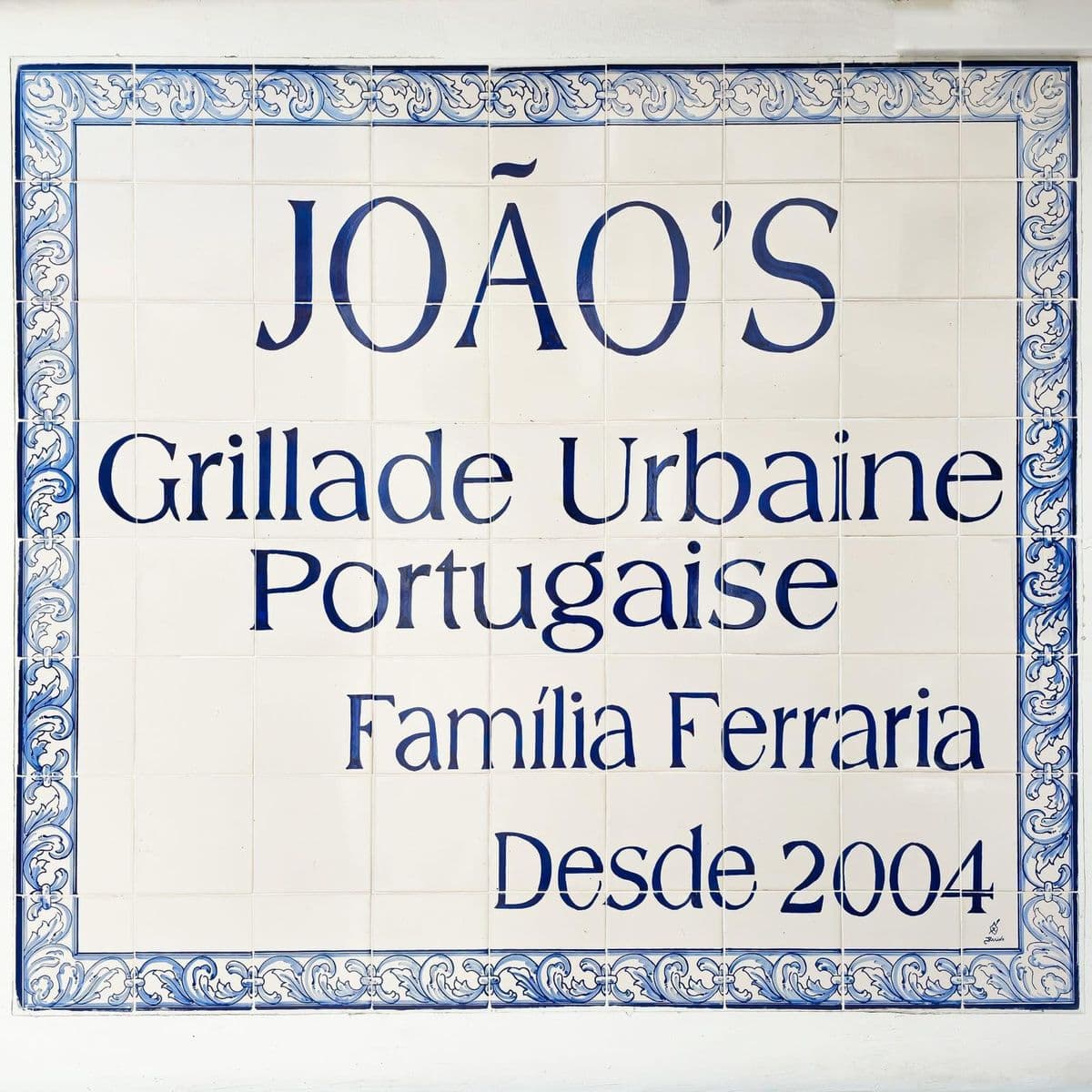 Plaque en azulejos du restaurant João's à Toulon : grillade urbaine portugaise, Família Ferraria, depuis 2004